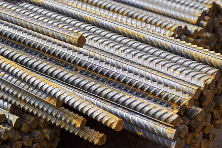 金屬之歌 圓潤低沉的視覺詩篇