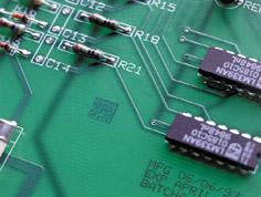 電子產(chǎn)品及零配件高效追溯解決方案 PVC板噴碼機與電子零部件噴印技術解析